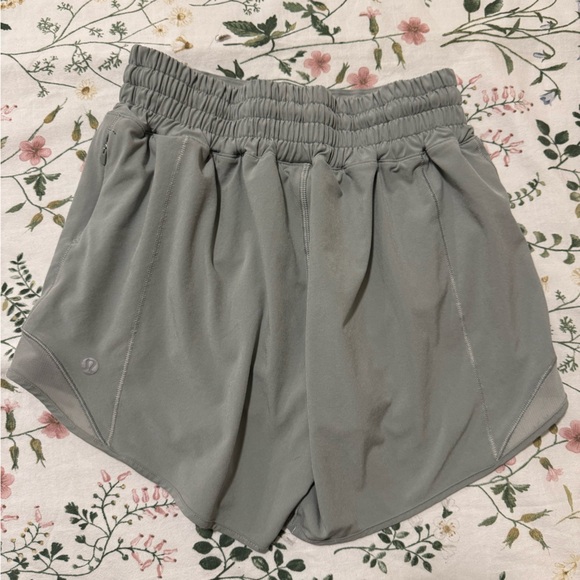 lululemon hotty hot high rise lined shorts 4” jade grey - Picture 2 of 4